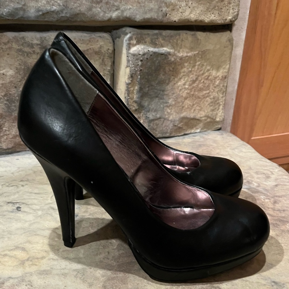 Madden Girl Black Platform Pumps 8.5